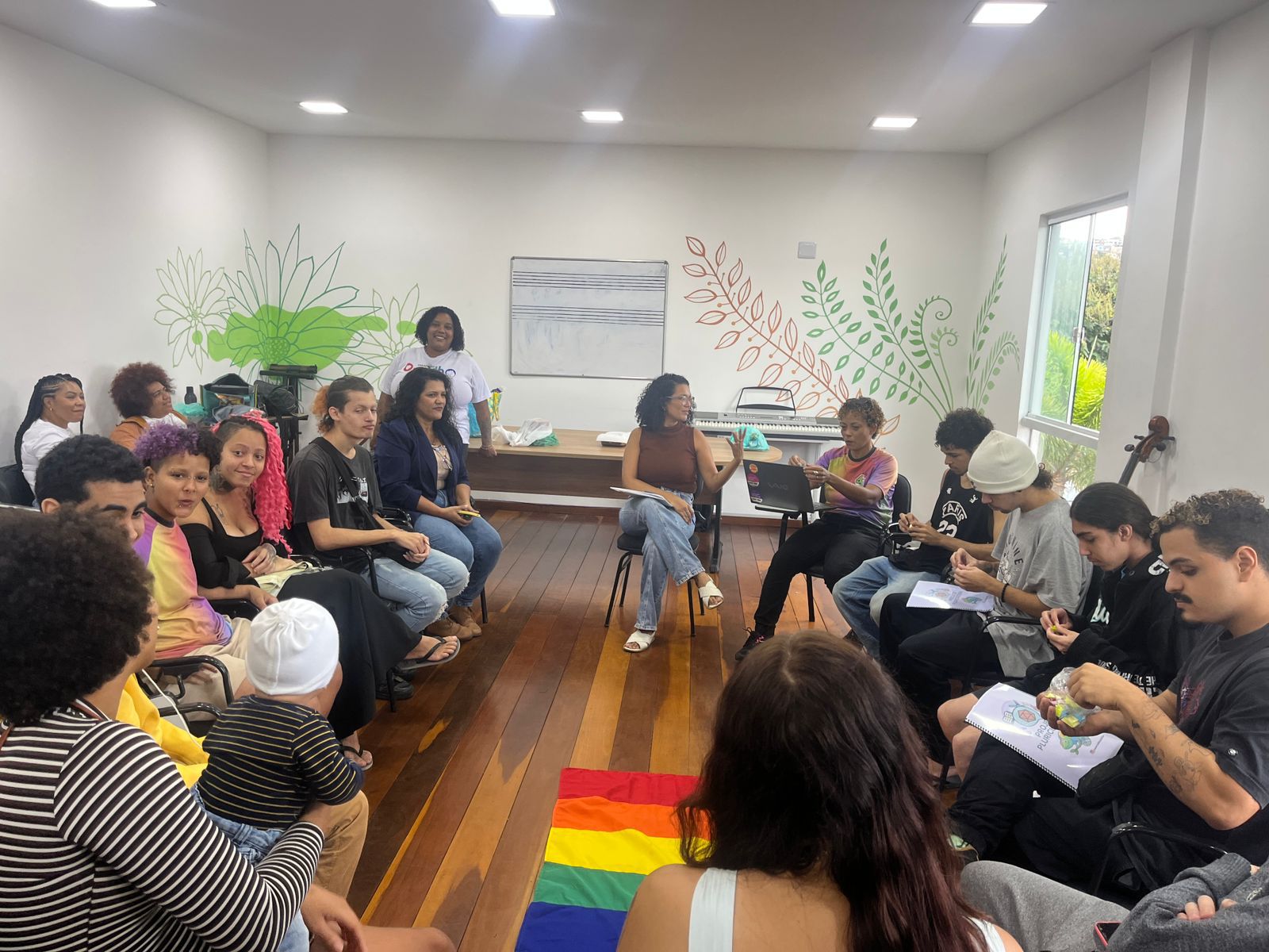 Arraial do Cabo abre Mês do Orgulho LGBTI+ com roda de conversa sobre deficiências ocultas