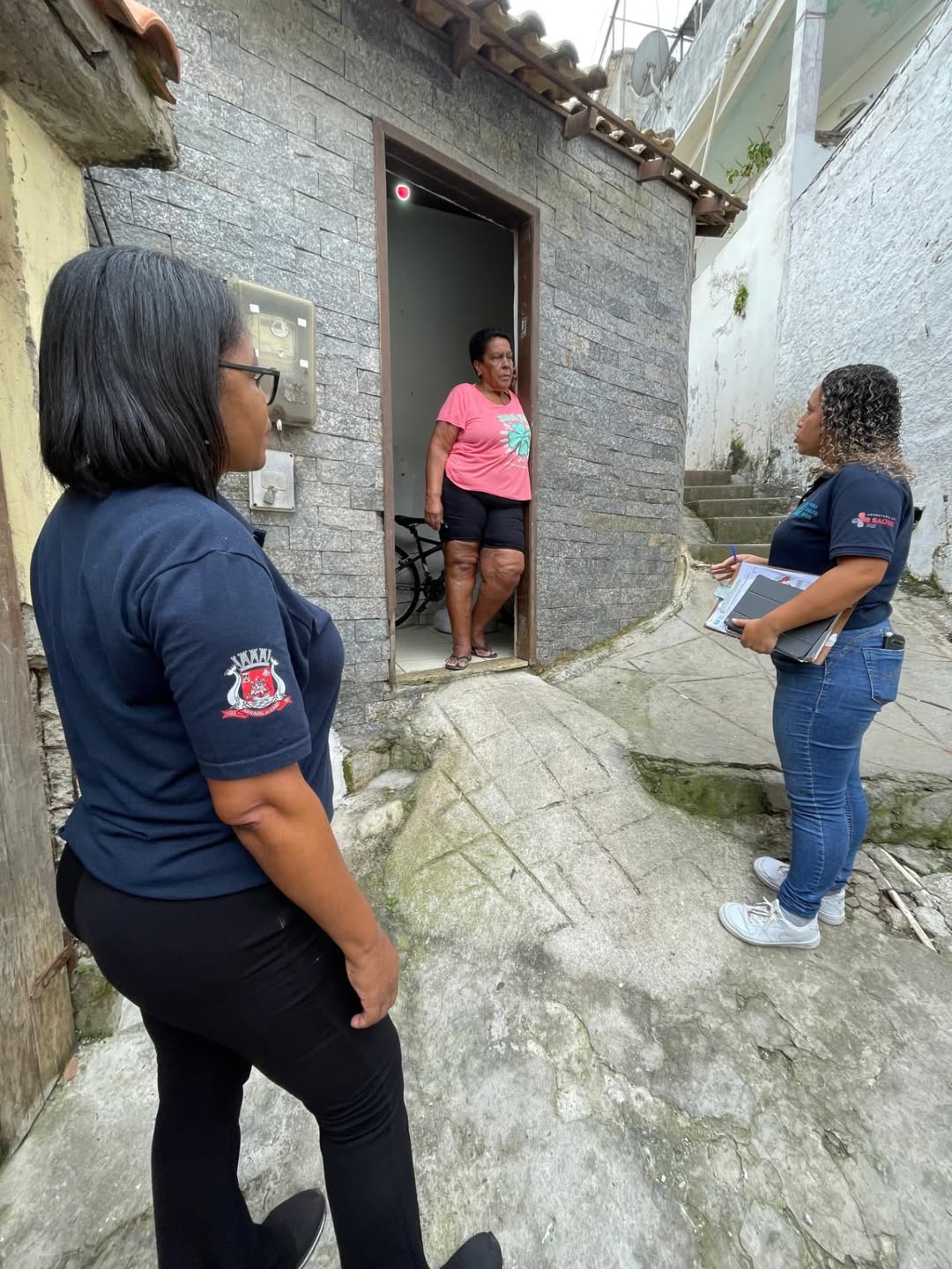 Prefeitura de Arraial do Cabo leva ações integradas ao bairro Prainha com foco em saúde, limpeza, infraestrutura e bem-estar da população