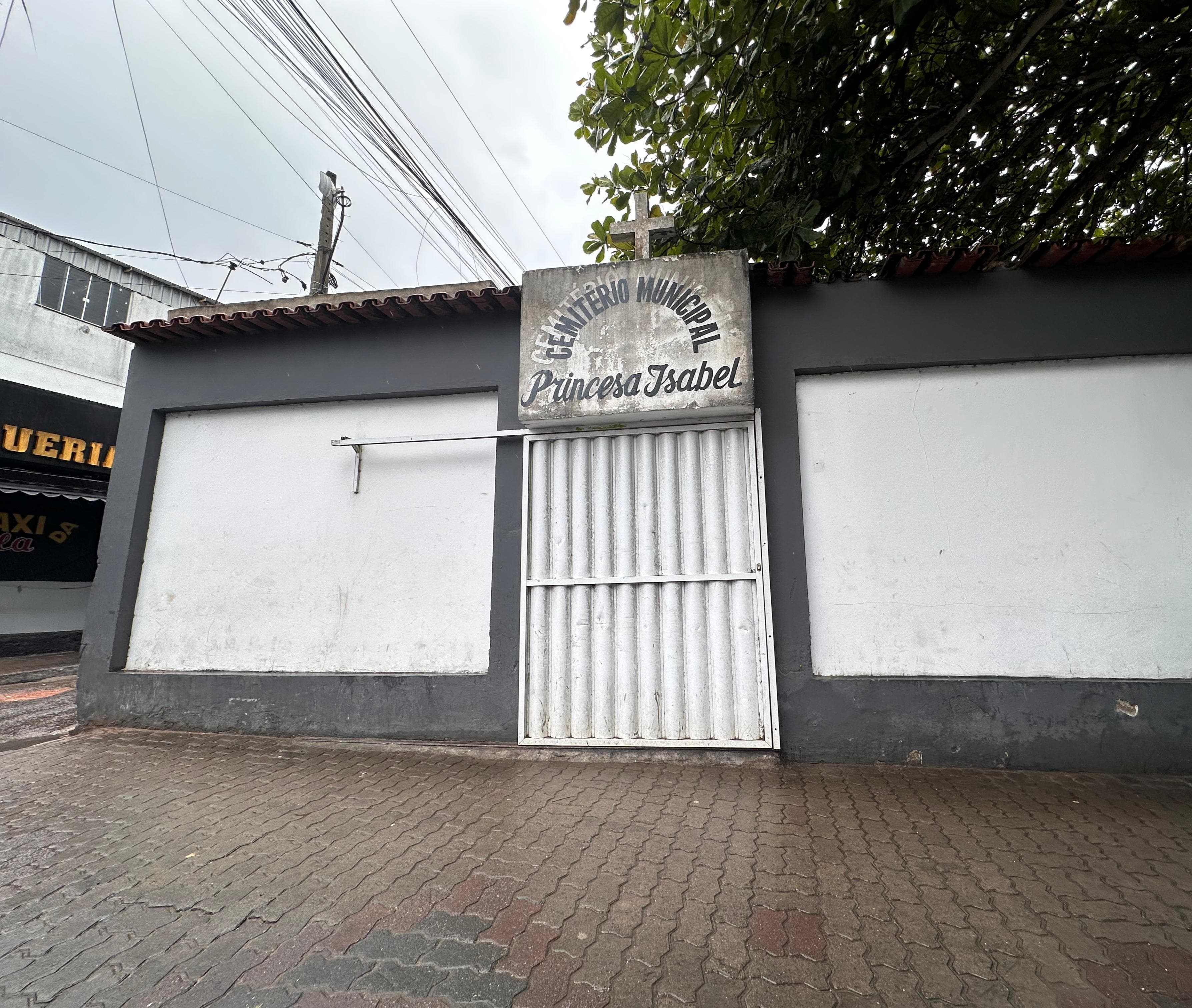 Em preparação para o Dia de Finados, Cemitério Princesa Isabel passa por manutenção e terá horário especial de visitação