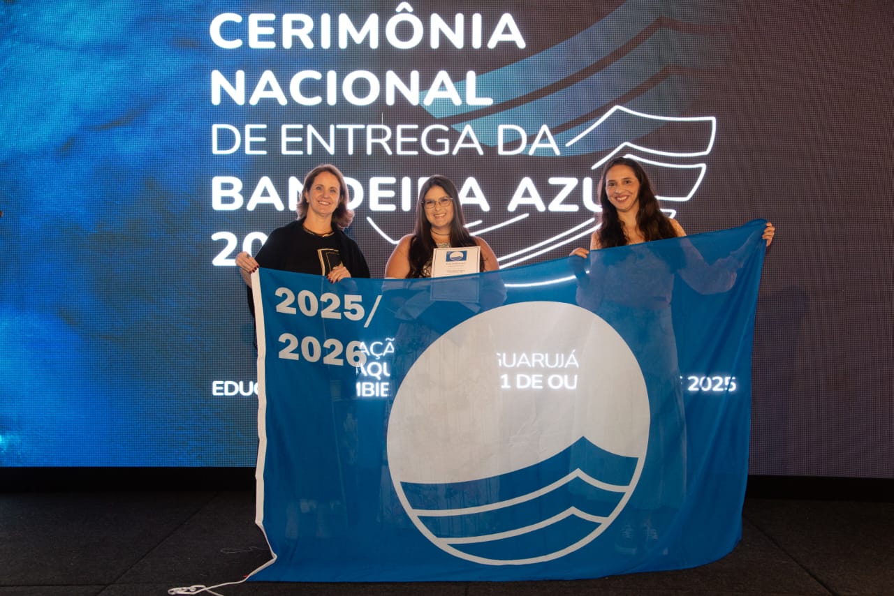 Arraial do Cabo renova o selo internacional Bandeira Azul na Lagoa do Caiçara