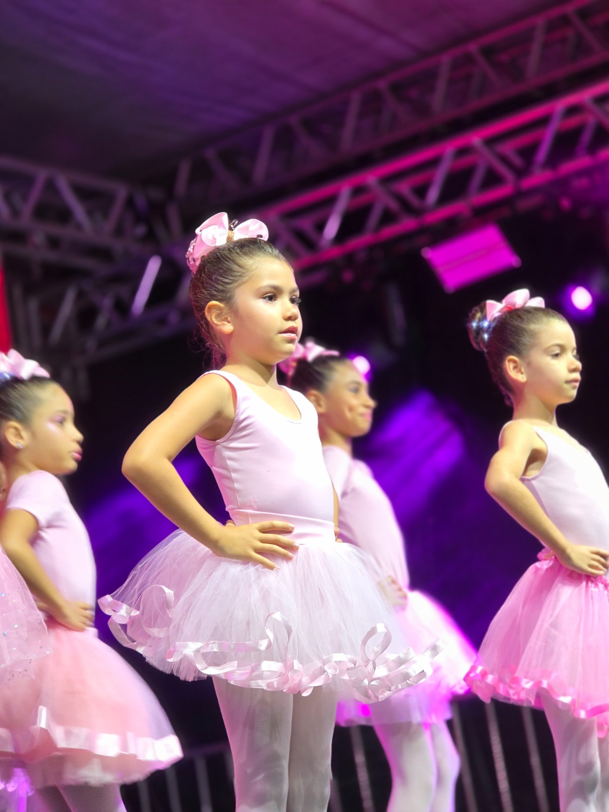 Espetáculo “Corações Talentosos” emociona o público e lota o Largo do Estádio, em Arraial do Cabo